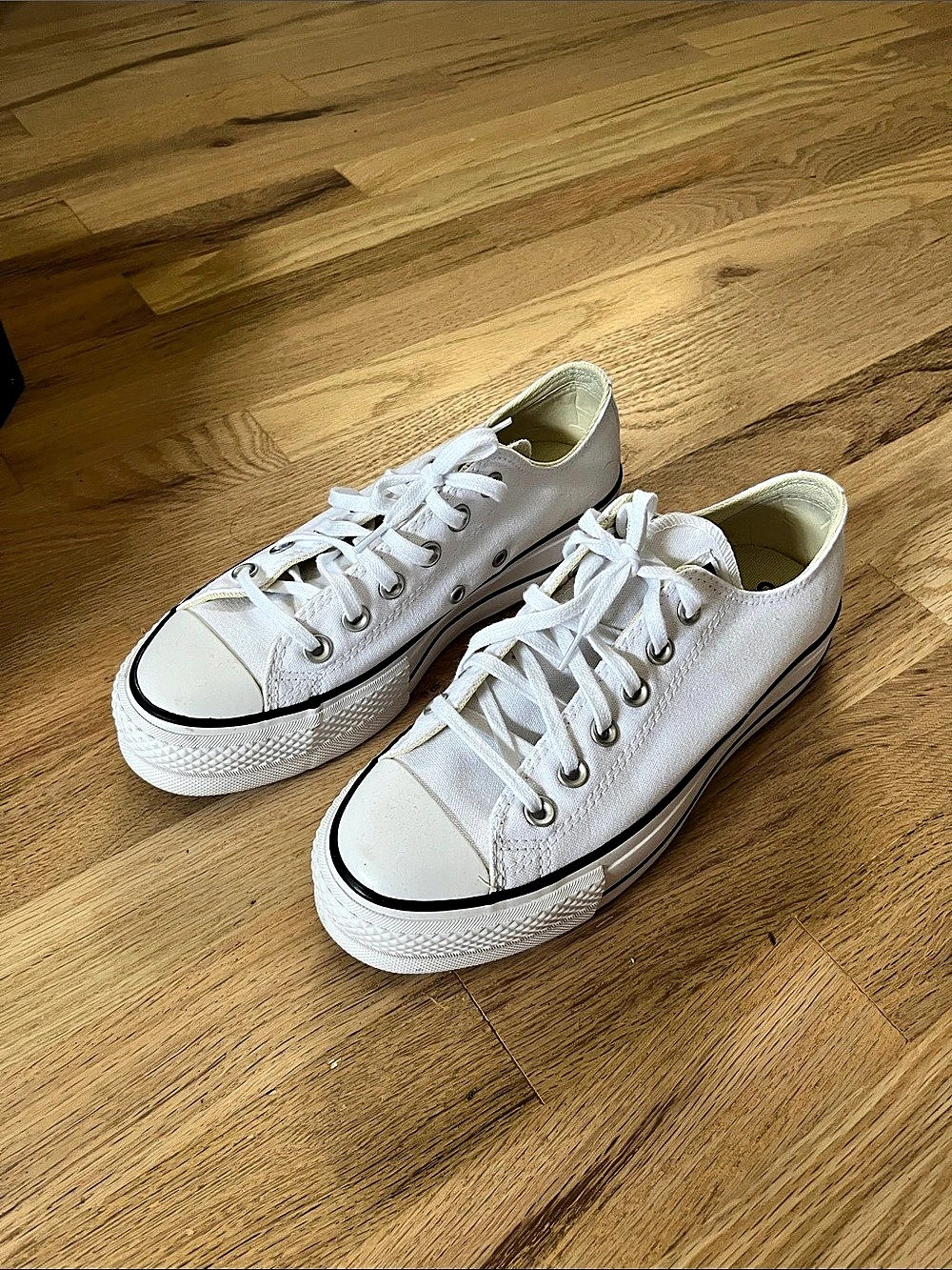 Converse Chuck Taylor All Star White Sneakers US 7